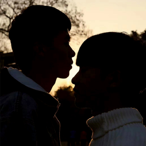 女人下面被艹视频
